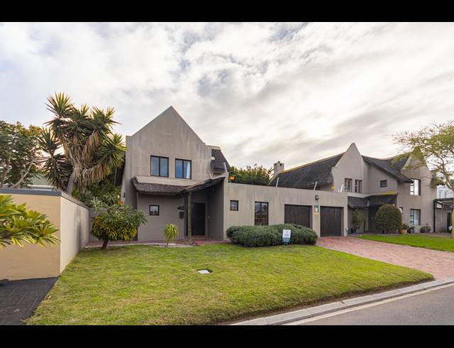3 BEDROOM HOUSE FOR SALE IN WEST BEACH